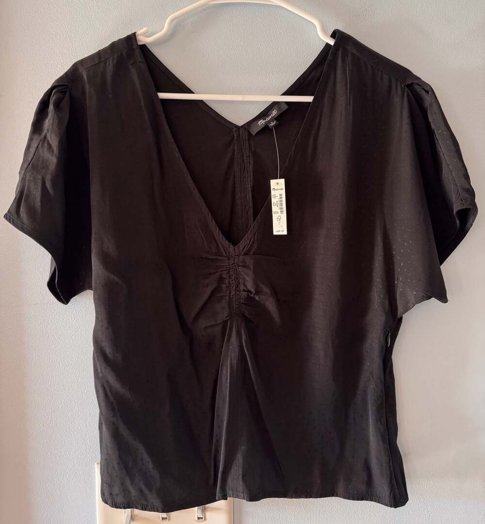 Madewell Black Tailored Top Minimalist Chic Quiet Luxury Clean Girl Aesthetic